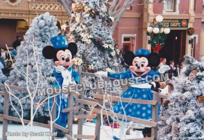 Mickey & Minnie ice skate in the Very Merry Christmas parade at Disneyland, 1992